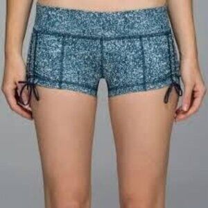 Lululemon Hot Hot Shorts Pebble Print Parfait Pink Alberta Lake Active Gym M